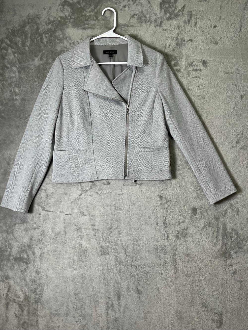 Ann Taylor Cropped Moto Jacket Gray Herringbone Tweed Zip Front Quiet Luxury M